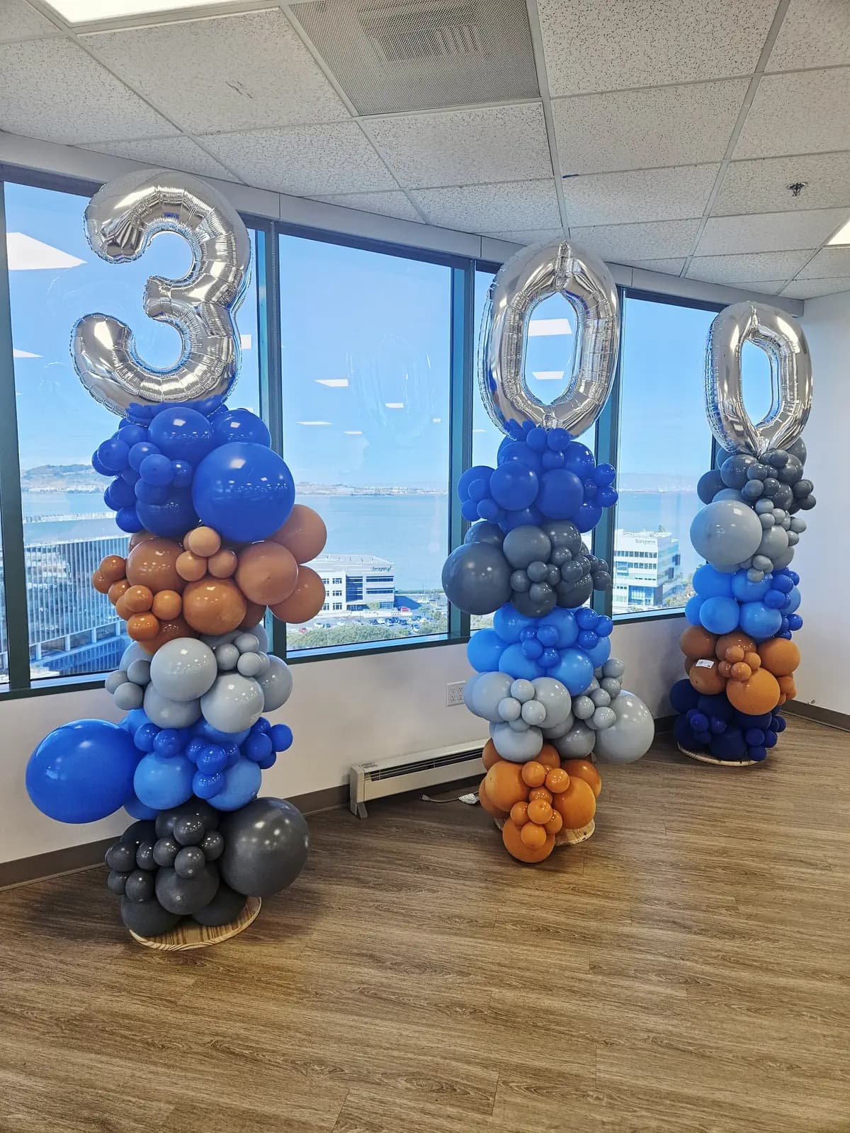 Corporate 300 Celebration Balloon Columns Bay Area — view 01