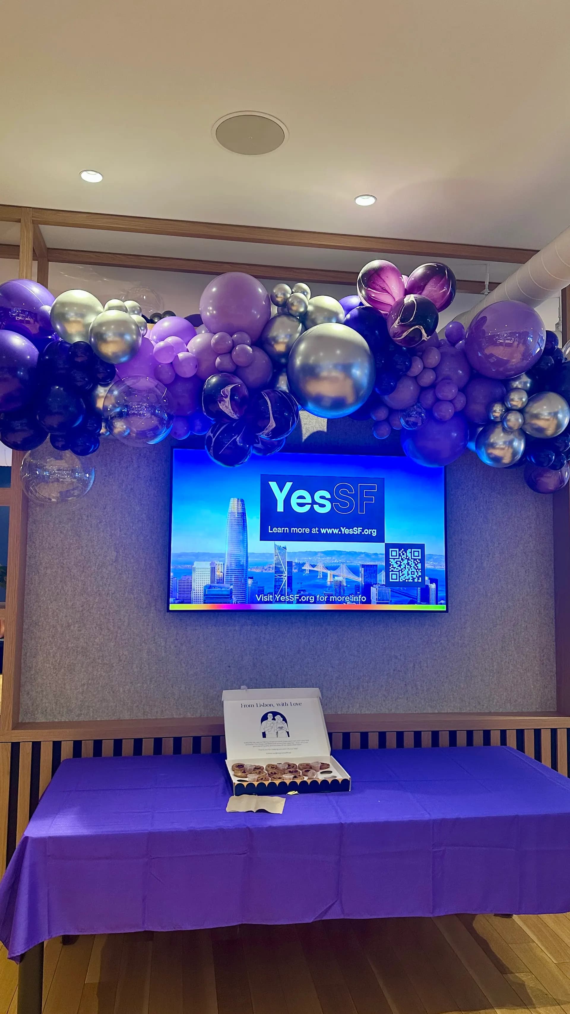 Professional balloon décor produced by Balloon Décor for a corporate client in San Francisco, California, view 3.