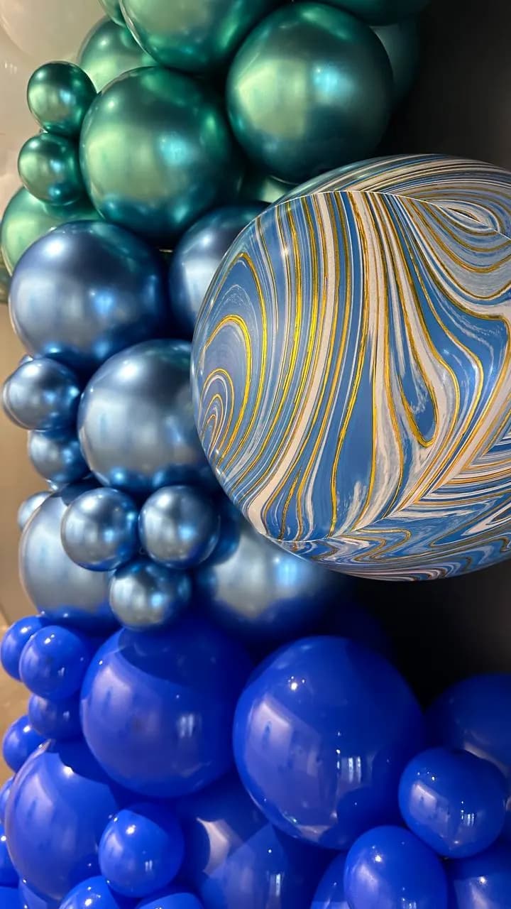 Metallic organic balloon backdrop produced by Balloon Décor for AWS in San Francisco, California, view 3.